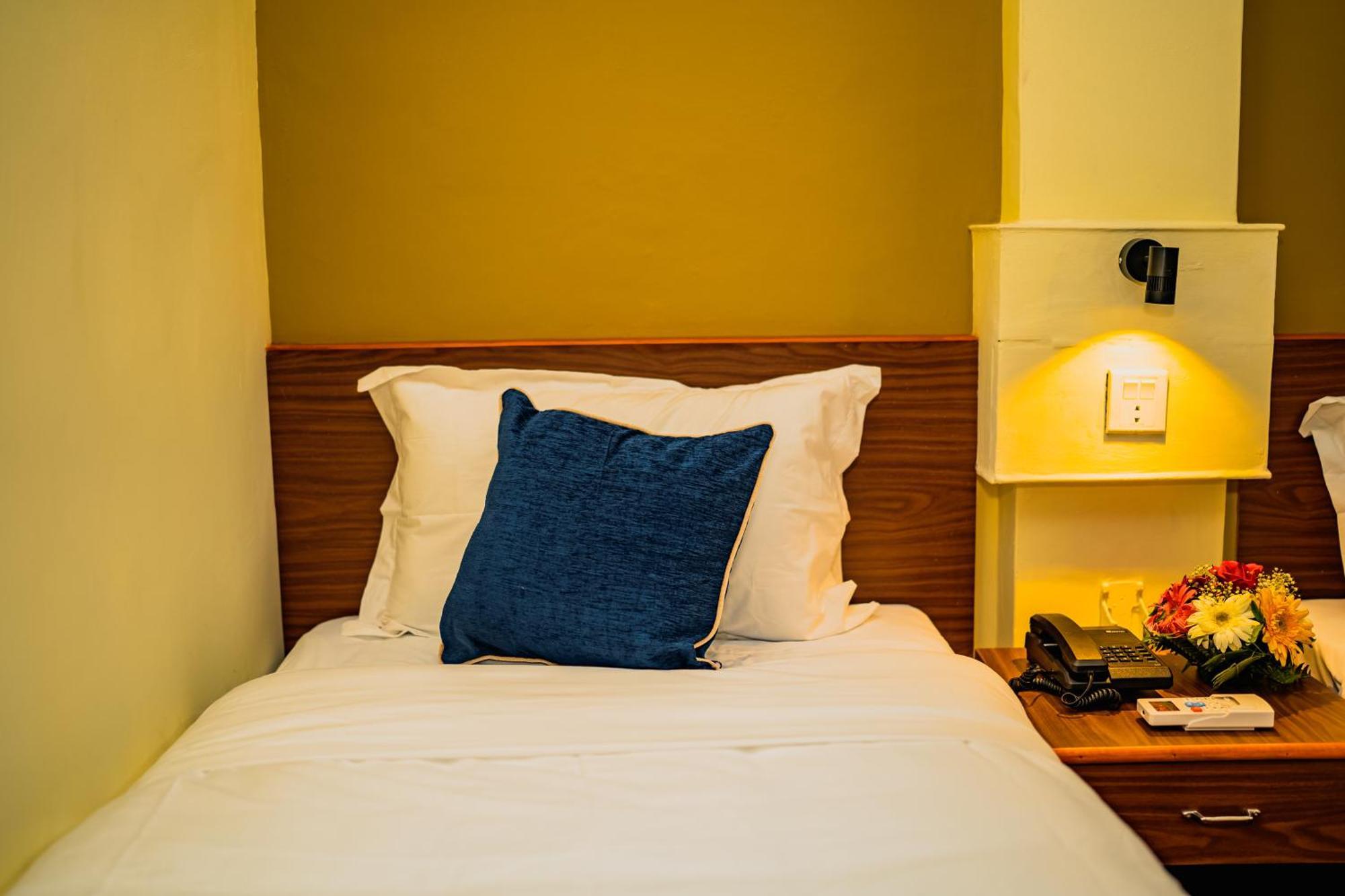 Hotel Aashraya Home Kathmandu Exterior photo